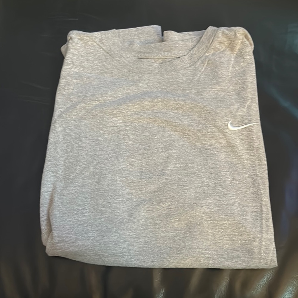 Gray Nike DriFit t shirt